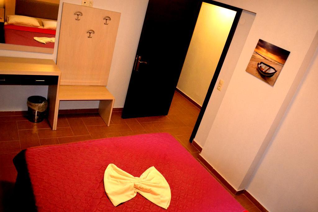 Αmalia Lux Villas Vrasná Zimmer foto
