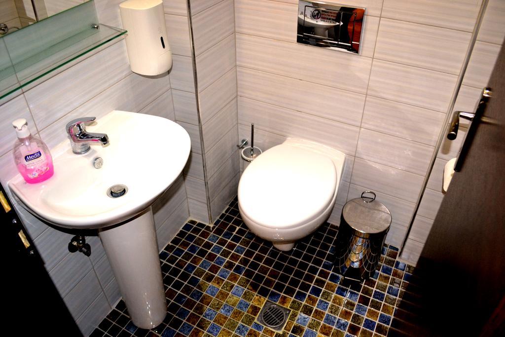 Αmalia Lux Villas Vrasná Zimmer foto
